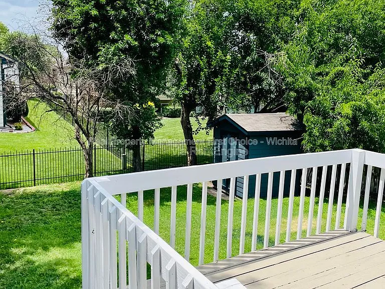 613 S Wheatland Cir — Photo 22