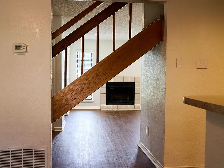 900 Kilkenny Ct #D — Photo 8