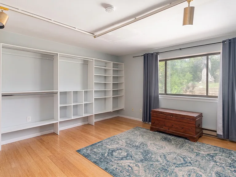 37 Mekeel St #C — Photo 13