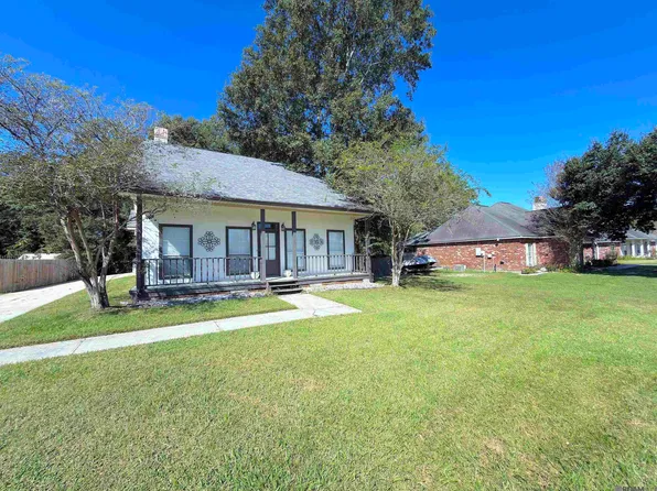 32495 Magnolia Ct, Denham Springs, LA 70706