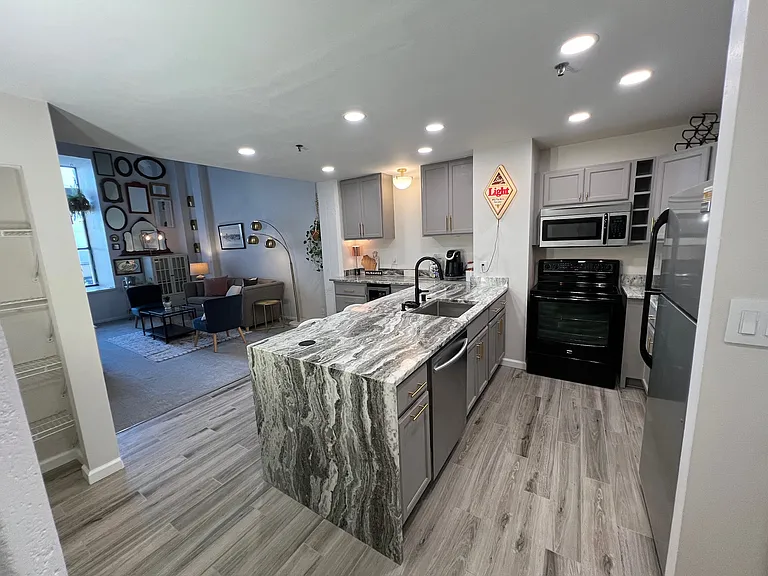 270 E Highland Ave #432 — Photo 2