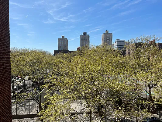 Rented by Royal House Realty, Inc. | media 10