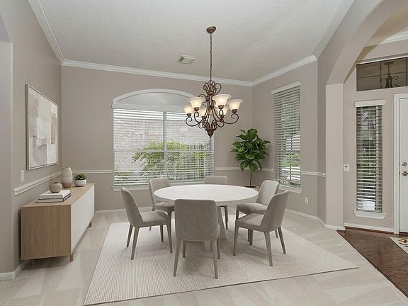 4th image of 146 E Northcastle Cir