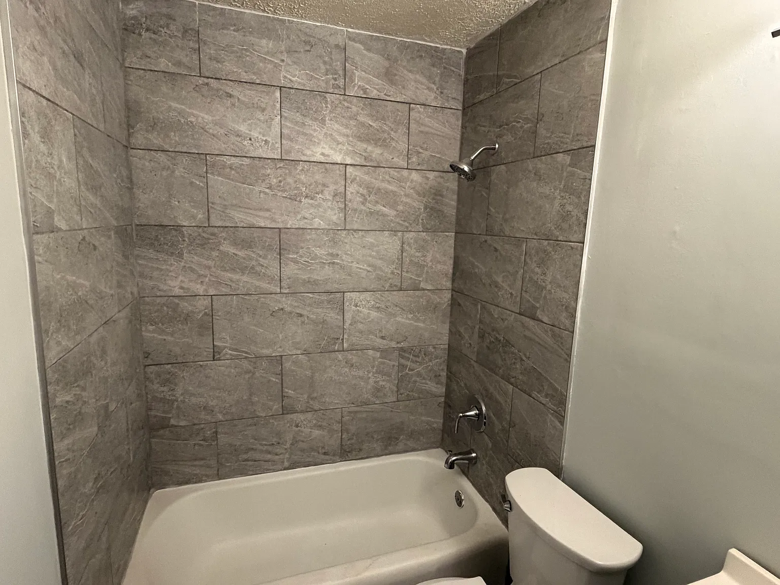 4 bed, 1384 sqft, $1,850 — Photo 3