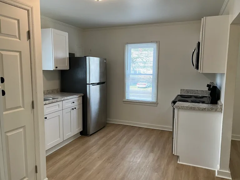 103 Henry St — Photo 8