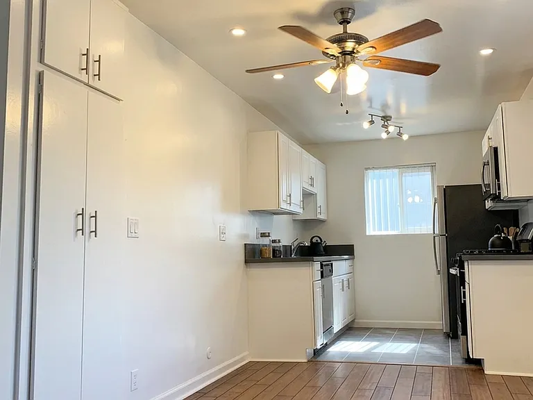 1808 N Harvard Blvd — Photo 22