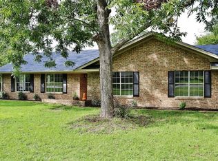 502 E Hubbard St, Lindale, TX 75771