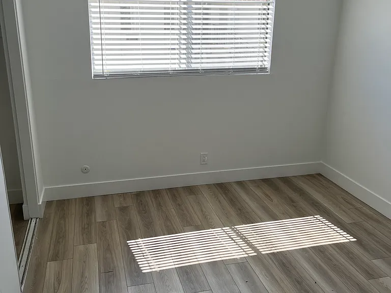 Villa Woods Apartments — Photo 32