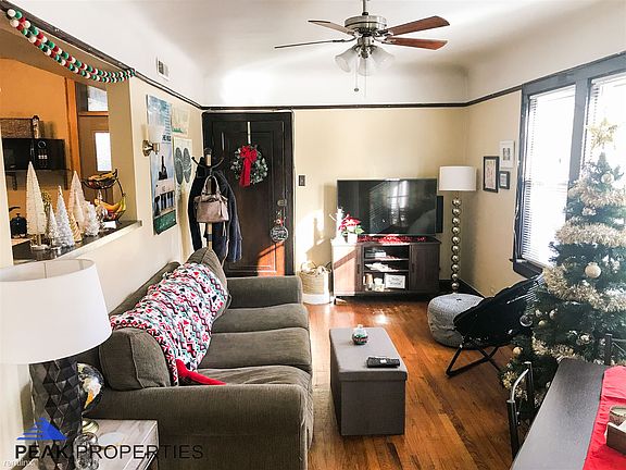 3rd image of 1702 N Wolcott Ave