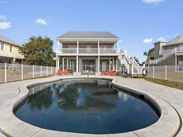 7613 Belle Fontaine Dr, Ocean Springs, MS 39564