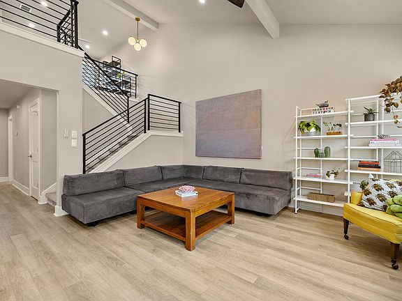 4th image of 8910 Mount Bartlett Dr
