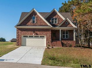201 Bragg Ct, Clayton, NC 27527