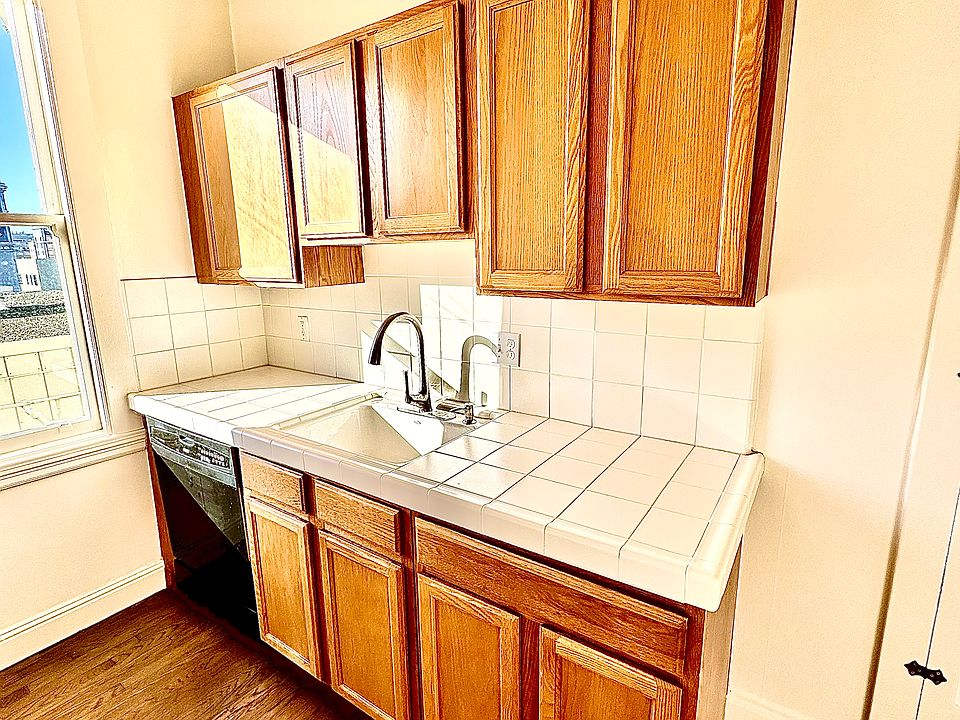 Unit #503 spacious kitchen with Dishwasher!