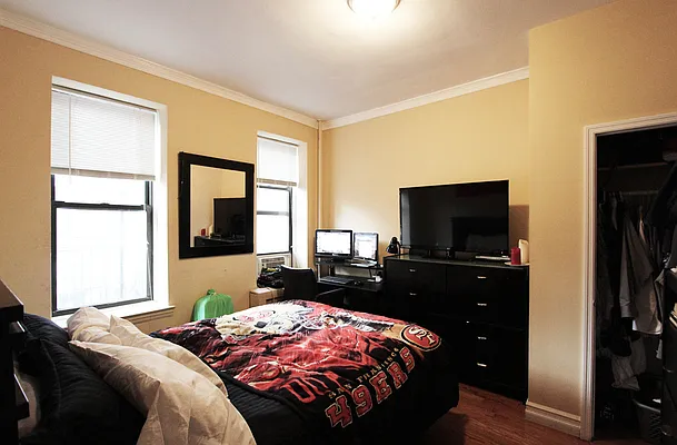 Rented by Urban Real Estate Property Group Inc | media 31