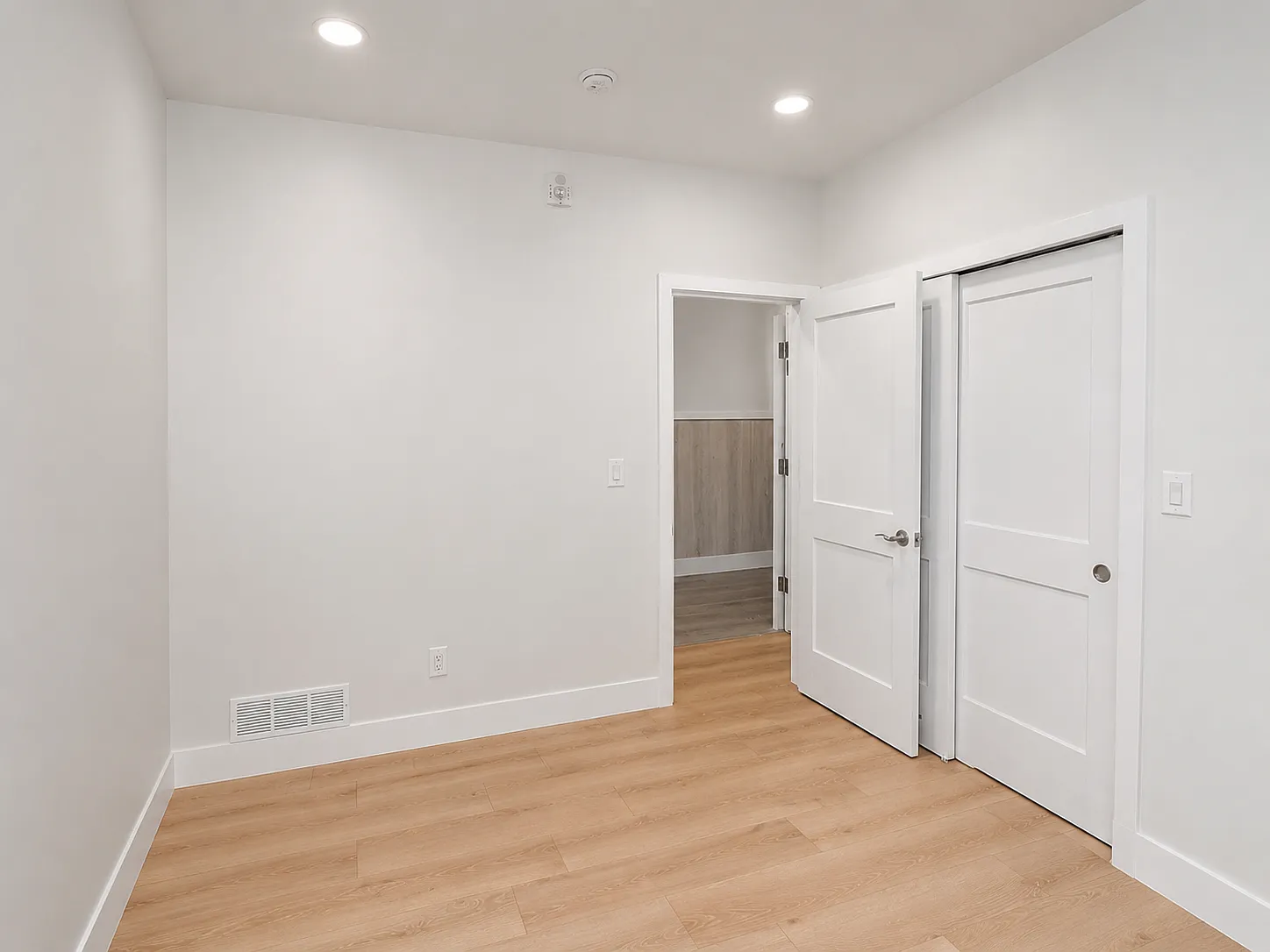 3 bed, 1200 sqft, $2,700 — Photo 3
