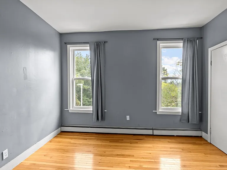 26 Alpine Pl #2 — Photo 6