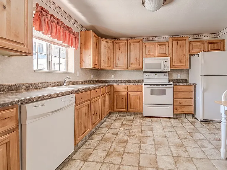 642 N 200 E #106 — Photo 8