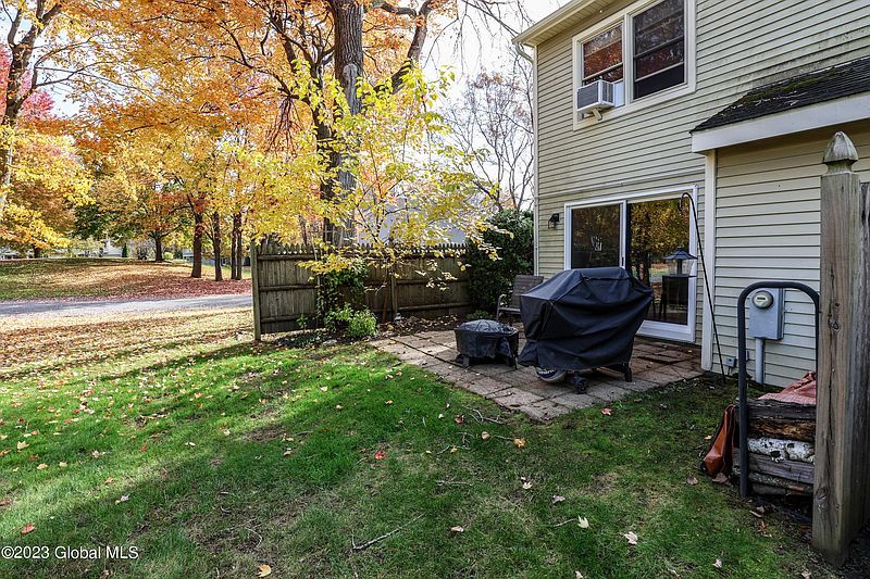 5th image of 11 Putnam Court