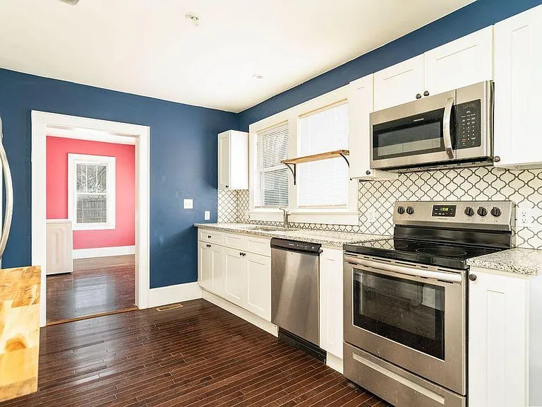 2443 Jefferson Ave — Photo 6