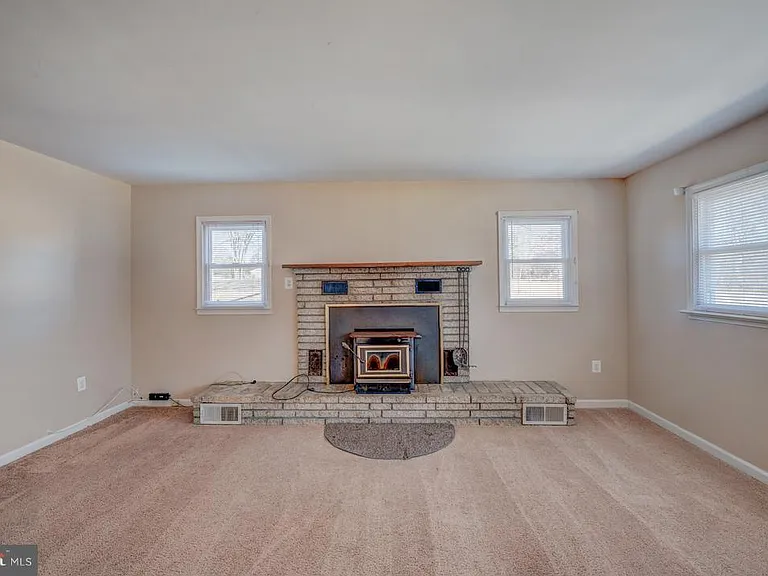 10605 Willetts Crossing Rd — Photo 6