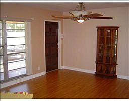 2nd image of 25 NE 28th Ct