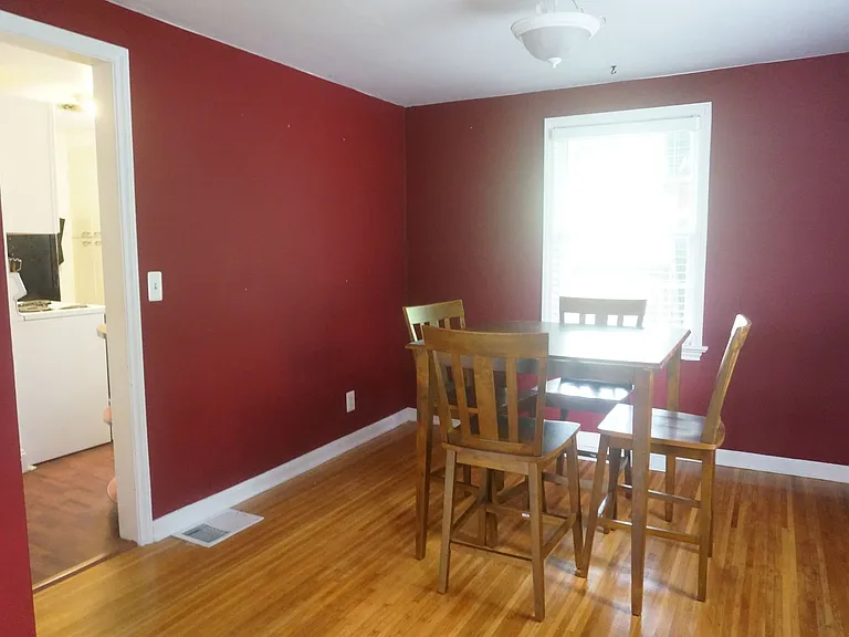 187 Edgemont Rd #R2 — Photo 16