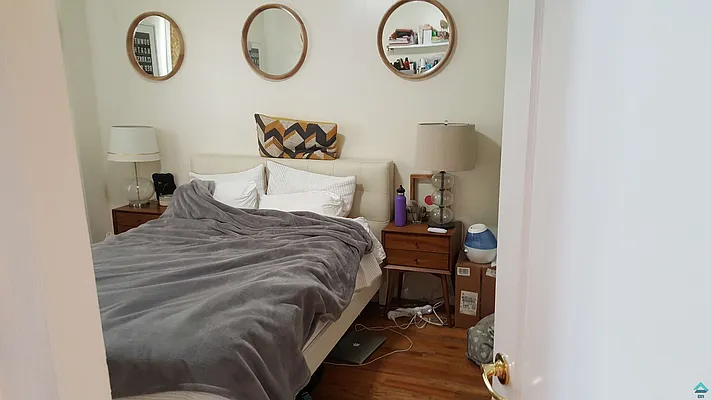 Rented by EXR | media 135