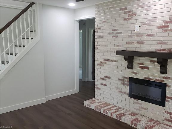 3rd image of 1223 Summit Ave