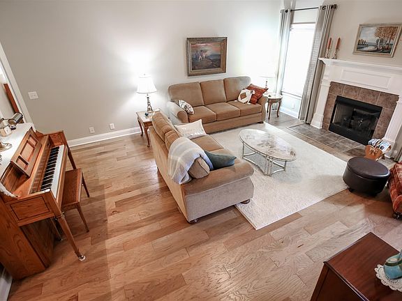 4th image of 1268 Hensfield Dr