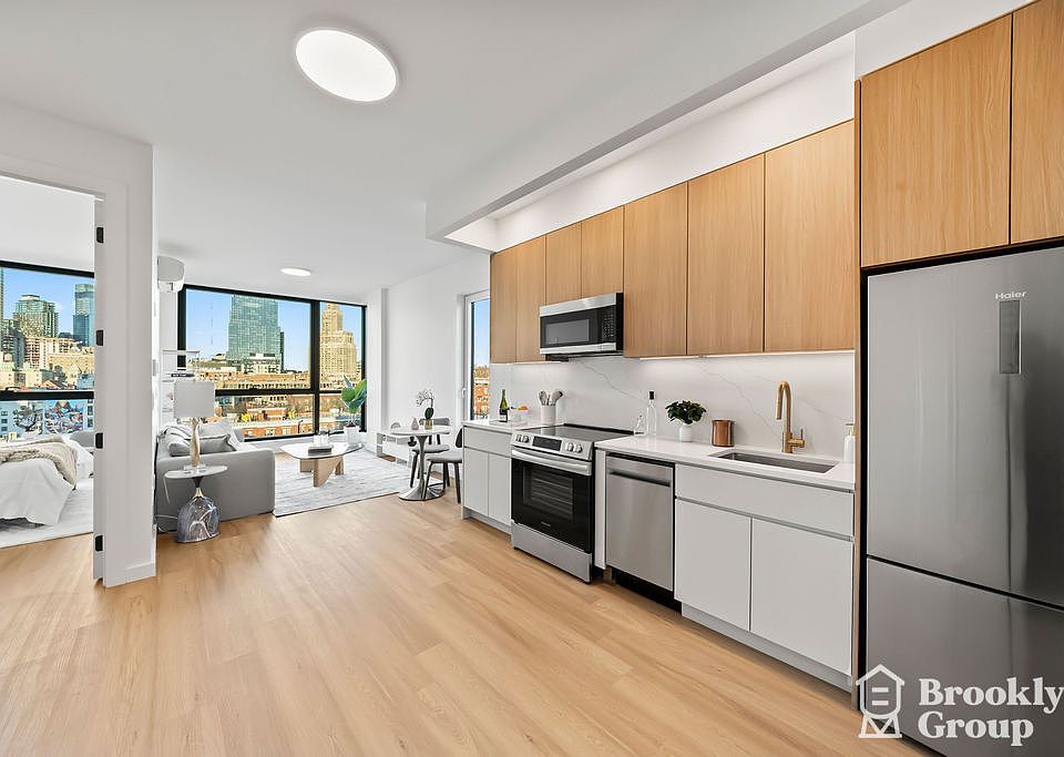 1st image of 556 Baltic St #310