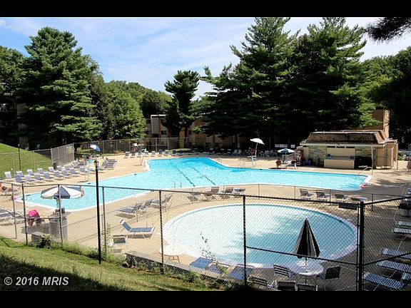 5th image of 5109 Crossfield Ct APT 13