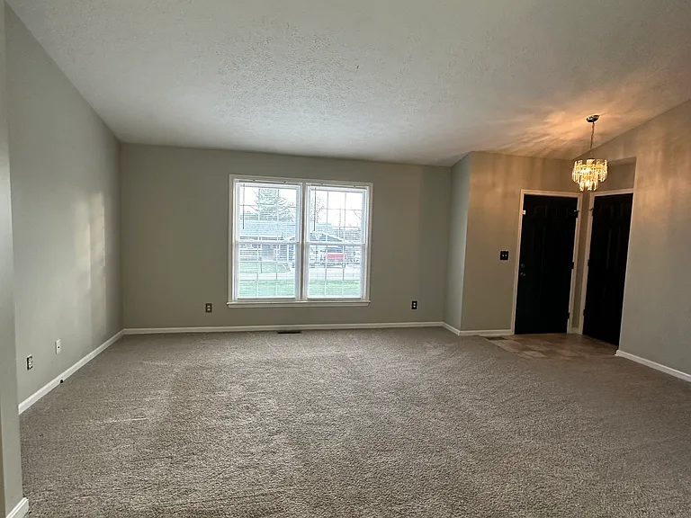 202 Fairview Cir — Photo 5