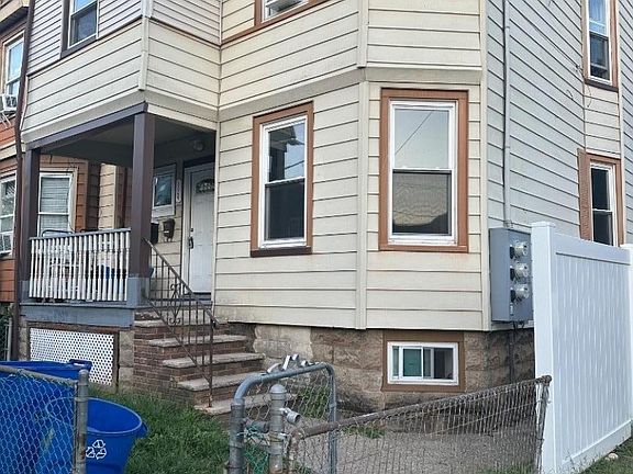 3rd image of 174 Watson Ave