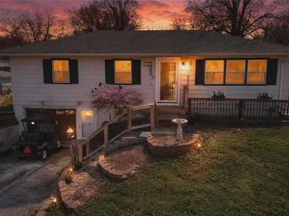 508 E Price Ave, Savannah, MO 64485