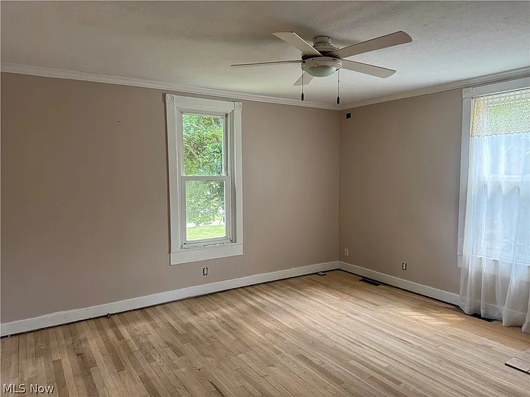 6917 Daisy Ave — Photo 2