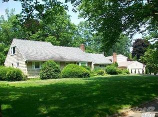 8 Brandy Rd, Cold Spring Harbor, NY 11724