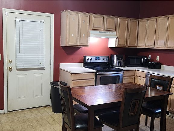 2nd image of 1282 Valley Way