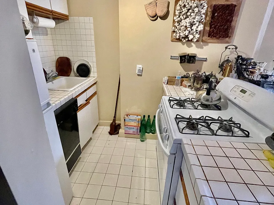 64 Commonwealth Ave #4