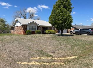 715 S Pleasant View Dr, Mustang, OK 73064