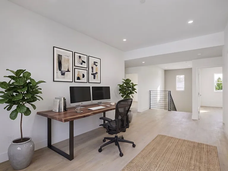 5639 Riverton Ave — Photo 12