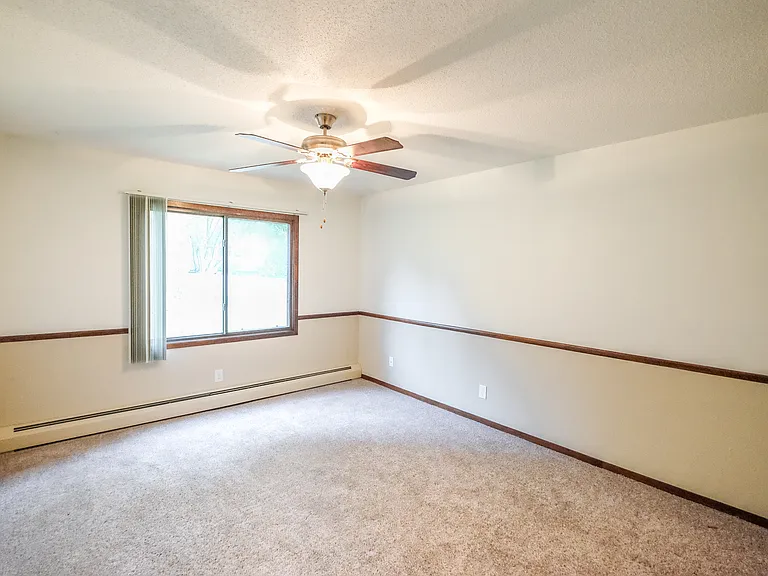 Lakehill Apartments — Photo 31