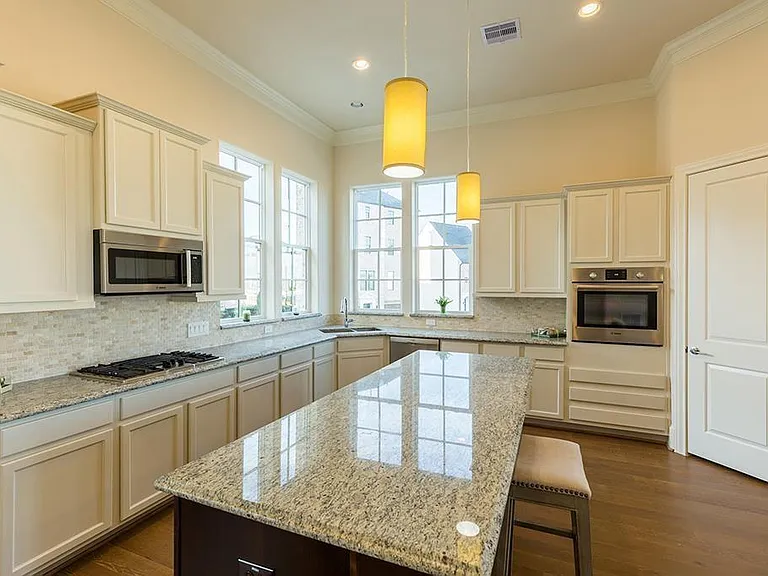 9546 London Bridge Sta — Photo 14
