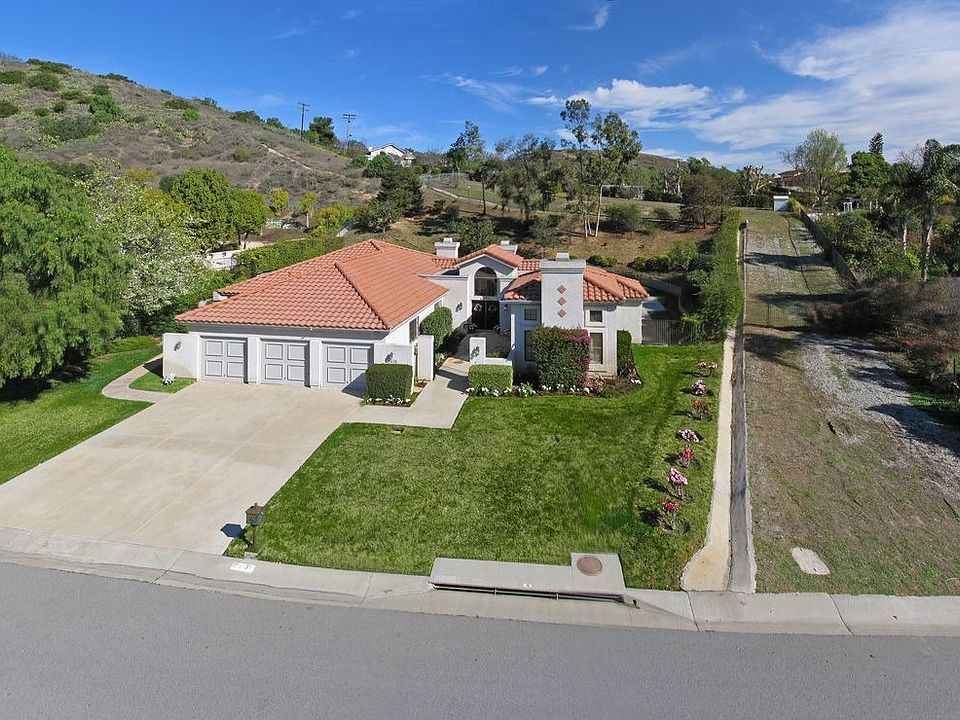 1st image of 6438 Armitos Dr