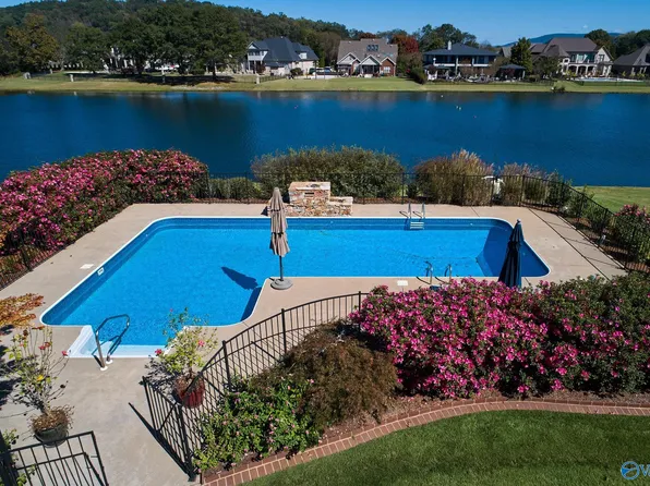 4709 Slalom Run SE, Owens Cross Roads, AL 35763