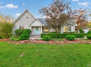 23233 Paradise Dr, Lebanon, MO 65536