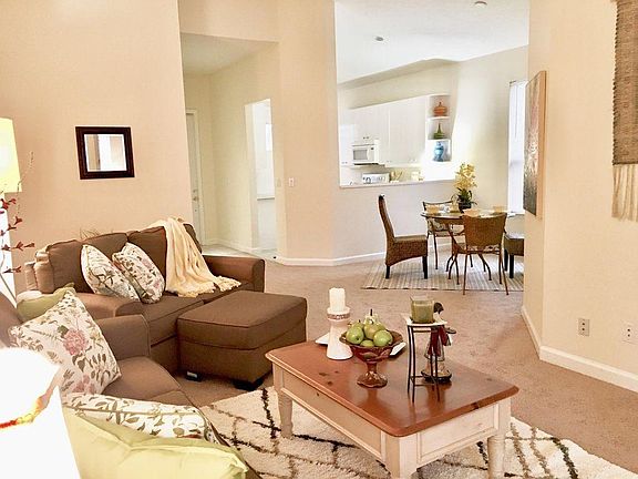 5th image of 827 SW Lake Charles Cir