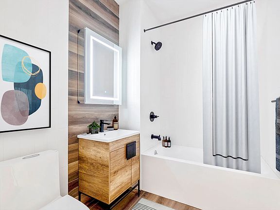 3rd image of 109 Bruckner Blvd #201
