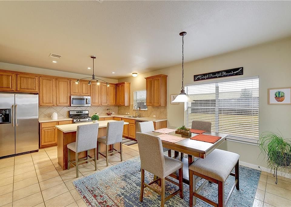 1st image of 1004 Abbeyglen Castle Dr