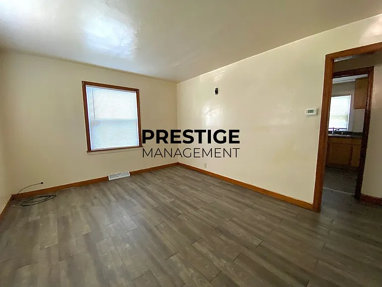 4941 Jefferson St — Photo 2