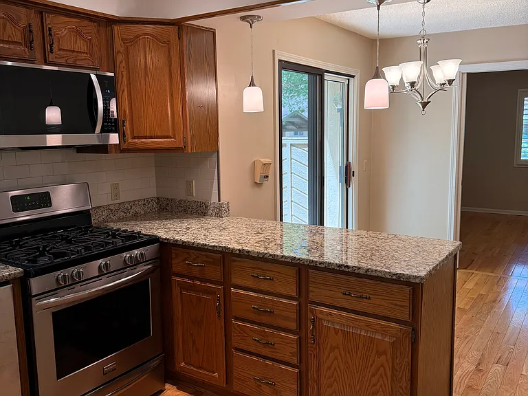 704 Red Oak Dr — Photo 35